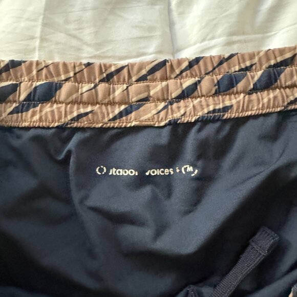 Outdoor Voices shorts - Picture 3 of 3